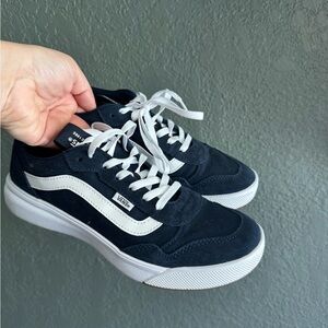 Men’s size 9/Women’s 10.5 Vans Navy and White Sneakers. Men’s 9/Womens 10.5